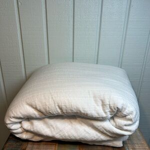 Luxurious White Portugal Artisan Queen Blanket